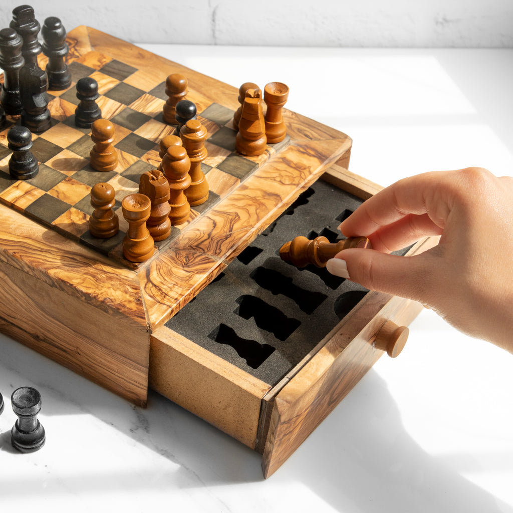 Jeu d'échecs carré en bois d'olivier, fabriqué à la main.