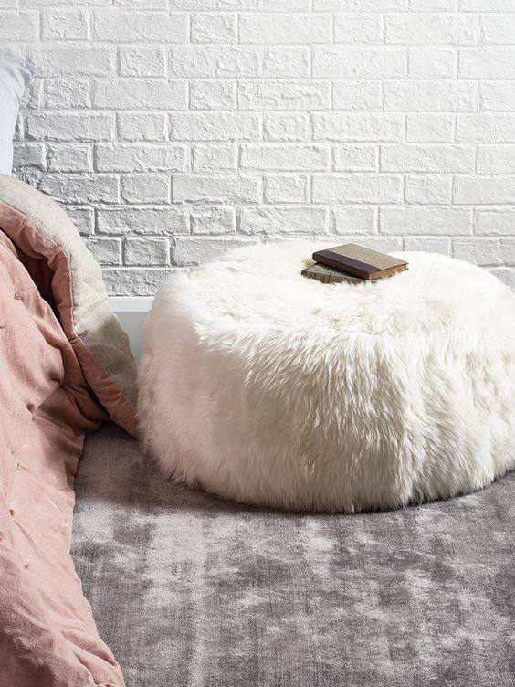 Pouf élégant et luxueux